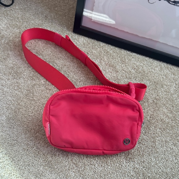 Lululemon Pink Belt Bag size 1L - Picture 9 of 12